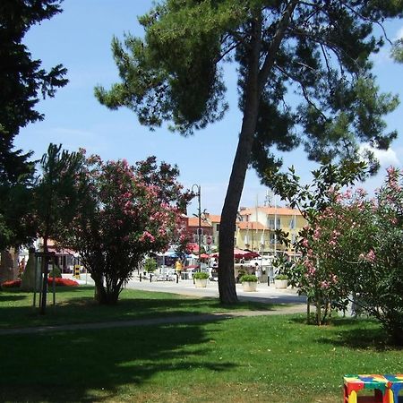 Tamaris, 600 M From The Beach Novigrad  Екстер'єр фото