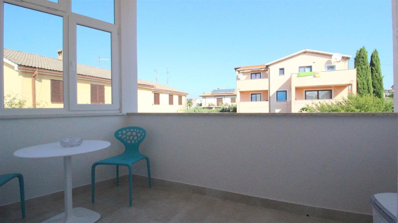 Tamaris, 600 M From The Beach Novigrad  Екстер'єр фото